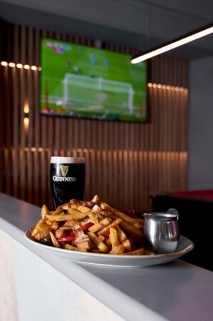 Best Sports Bars in St Kilda - Harvey's Sports Bar & Grill