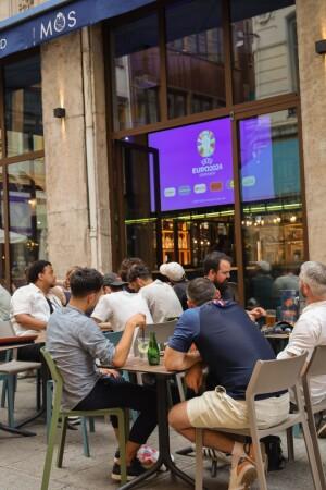 Best Sports Bars in Lyon - Mos Pub Mercière