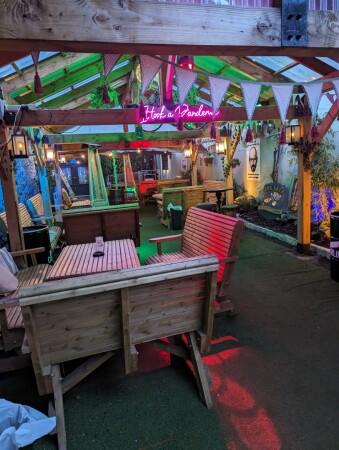 Best Sports Bars in Offaly - JOHN LEE