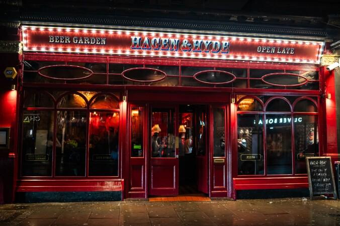 Best Sports Bars in London - Hagen & Hyde