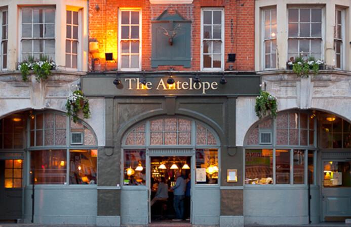 Best Sports Bars in London - The Antelope