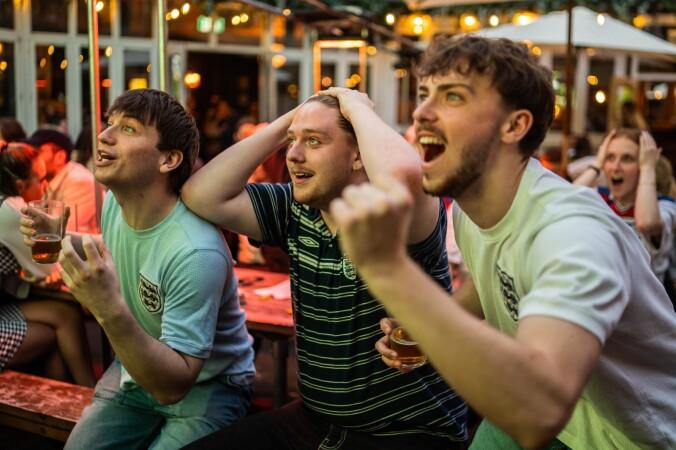 Best Sports Bars in London - Balham Bowls Club