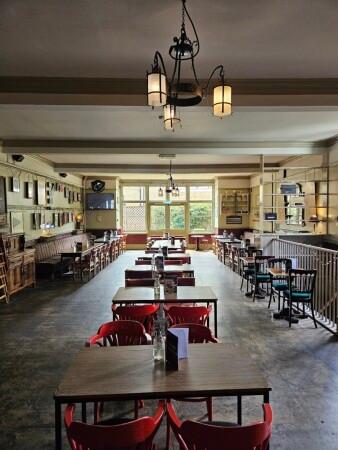 Best Sports Bars in London - Balham Bowls Club