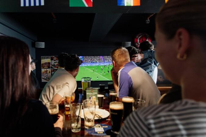 Best Sports Bars in Wellington - Gibbons Hotel