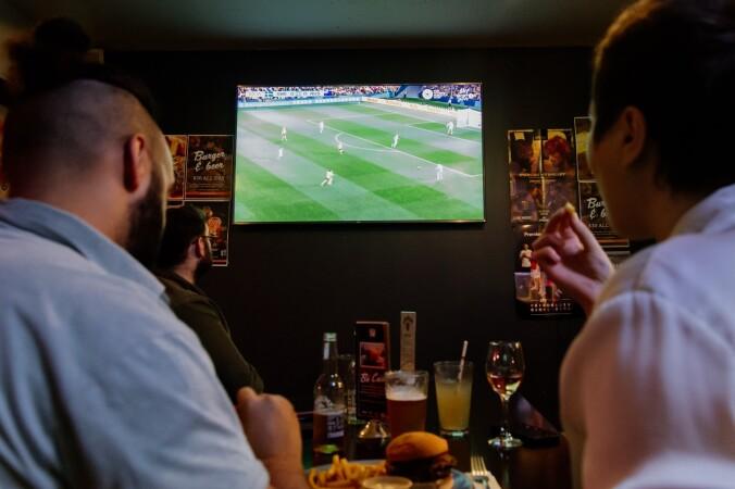 Best Sports Bars in Wellington - Gibbons Hotel