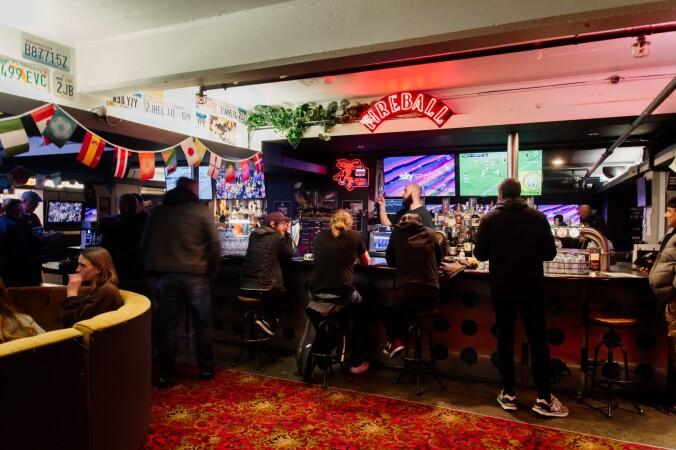 Best Sports Bars in Wellington - Gibbons Hotel