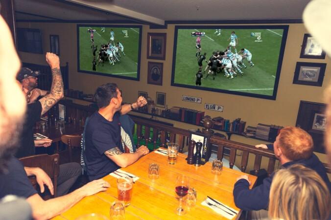 Best Sports Bars in Queenstown - Walter's Tavern