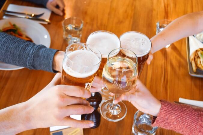 Best Sports Bars in Queenstown - Walter's Tavern