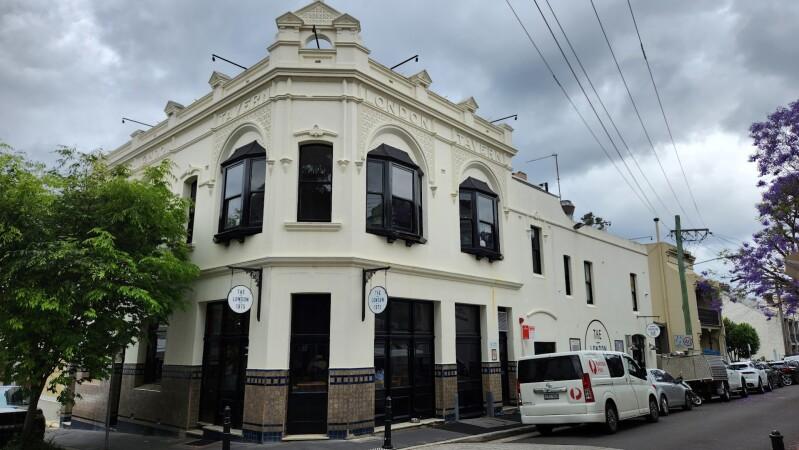 Best Sports Bars in Paddington - The London Hotel