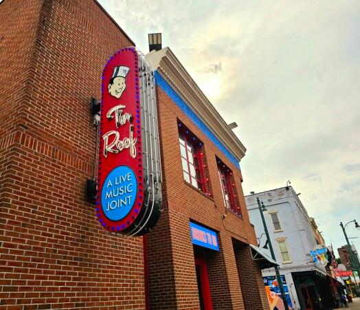 Best Sports Bars in Memphis - Tin Roof @ Memphis