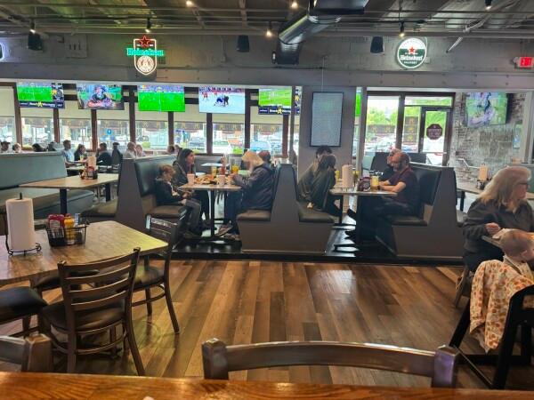 Best Sports Bars in Decatur - Bench Warmers @ Decatur