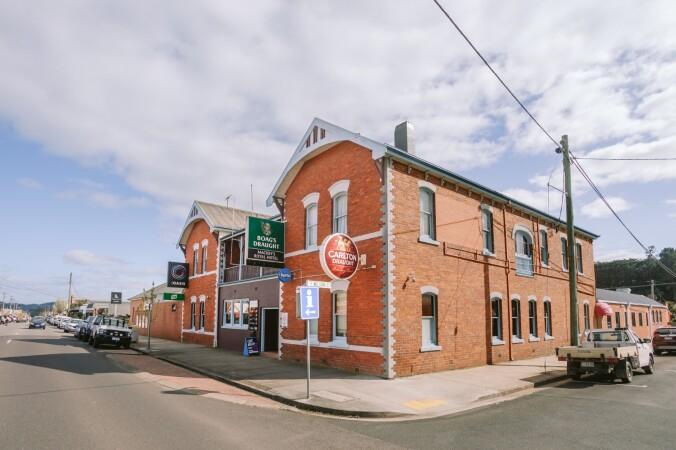 Best Sports Bars in Latrobe - Mackey's Royal