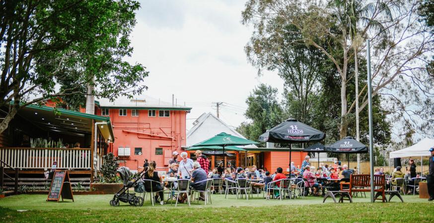 Best Sports Bars in Maleny - Maleny Hotel