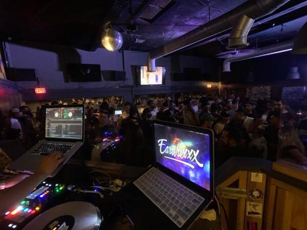 Best Sports Bars in San Diego - Bluefoot Lounge