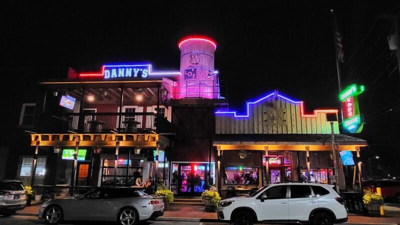 Best Sports Bars in Rossford - Danny's Cafe