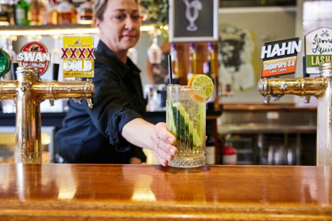 Best Sports Bars in Collie - Crown Hotel Collie