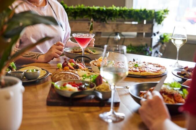 Best Sports Bars in Collie - Crown Hotel Collie