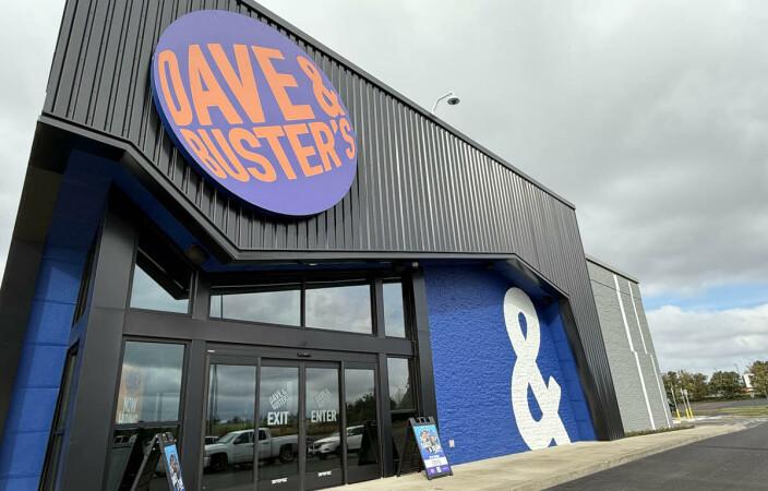 Best Sports Bars in Los Angeles - Lucky Strike Beverly Hills