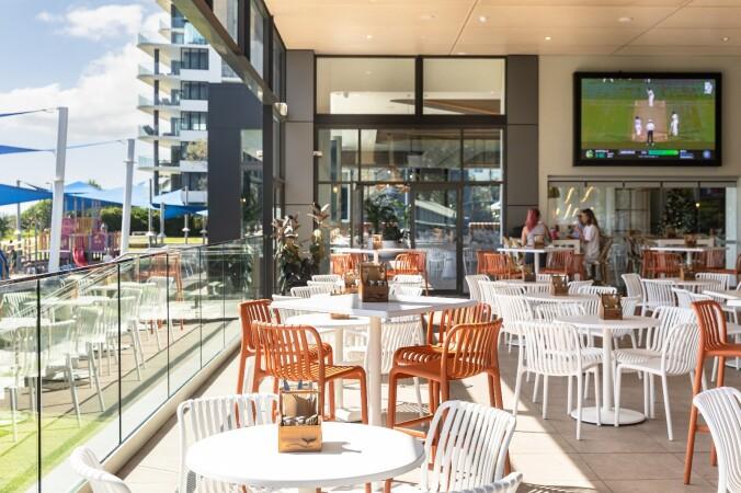 Best Sports Bars in Palm Beach - Tallebudgera Surf Club