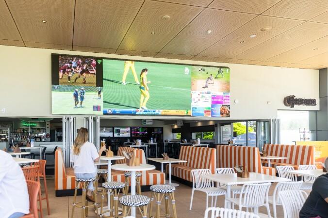 Best Sports Bars in Palm Beach - Tallebudgera Surf Club