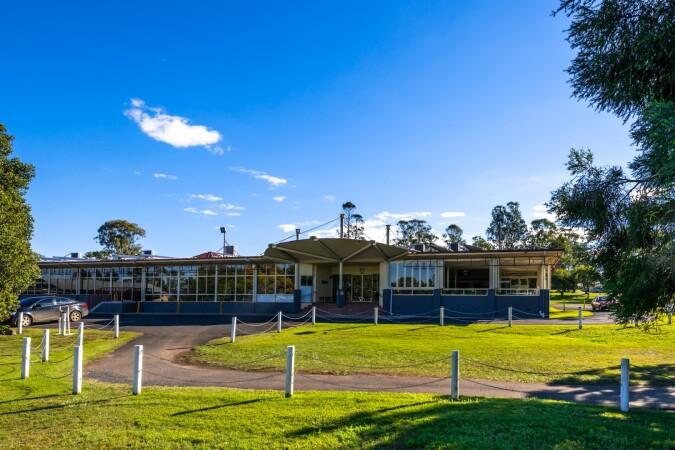 Best Sports Bars in Casino - Casino Golf Club