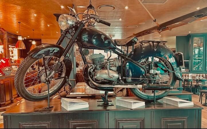 Best Sports Bars in Villeneuve-la-Garenne - Au Bureau Gennevilliers