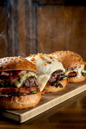 Best Sports Bars in Villeneuve-la-Garenne - Au Bureau Gennevilliers