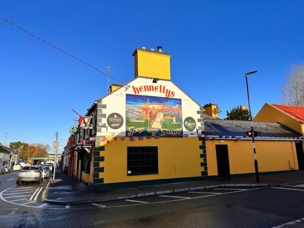 Best Sports Bars in Galway - HENNELLYS BAR