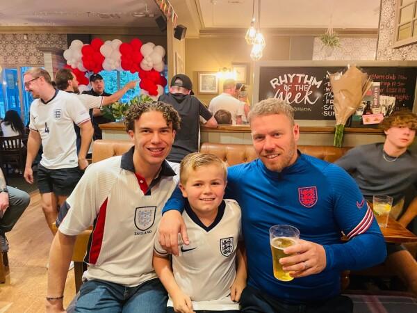 Best Sports Bars in Grays - Sandmartin