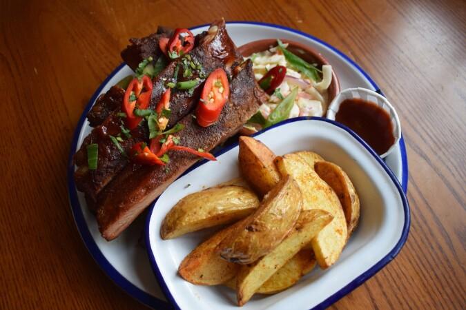 Best Sports Bars in Hove - The Poets Ale & Smokehouse