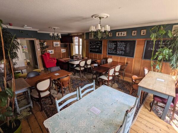 Best Sports Bars in Hove - The Poets Ale & Smokehouse