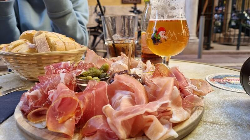 Best Sports Bars in Nice - Les Distilleries Ideales