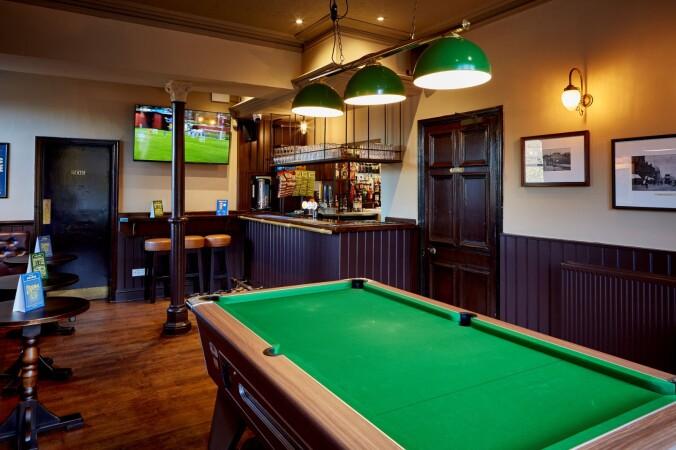 Best Sports Bars in Warrington - Saracens Head