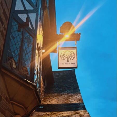 Best Sports Bars in Calderdale - Royal Oak