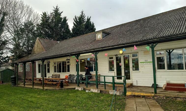 Best Sports Bars in Kingston upon Thames - New Malden Tennis Squash and Badmint