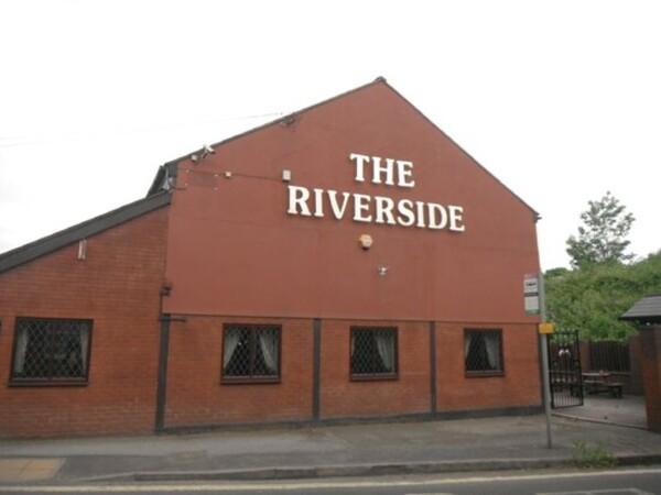 Best Sports Bars in Chesterfield - The Riverside