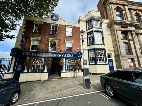 Best Sports Bars in Walsall - Black Country Arms