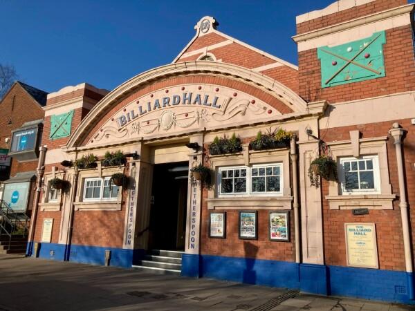 Best Sports Bars in Sandwell - Billiard Hall