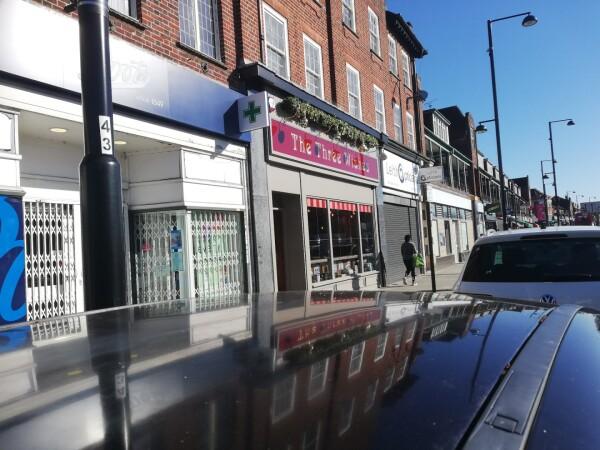 Best Sports Bars in Harrow - The Three Wishes