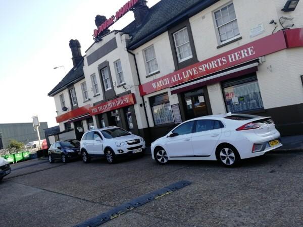 Best Sports Bars in Redbridge - The Thatched House