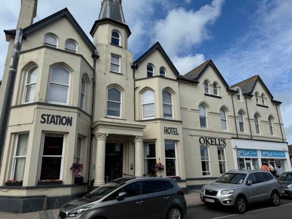 Best Sports Bars in Isle of Man - Station Hotel