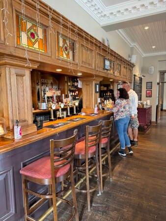 Best Sports Bars in Isle of Man - Station Hotel