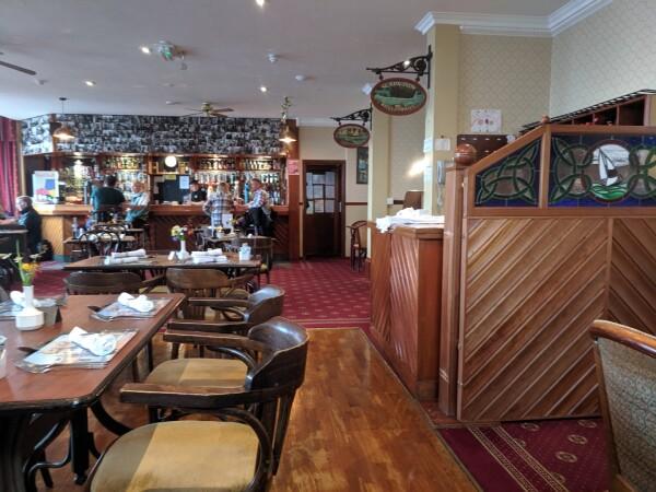 Best Sports Bars in Highland - Royal Hotel
