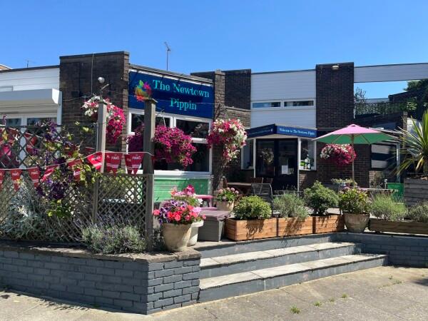 Best Sports Bars in Berkshire - Newtown Pippin