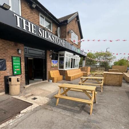 Best Sports Bars in Barnsley - The Silkstone