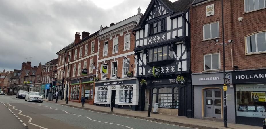 Best Sports Bars in Shropshire - Alberts Shed