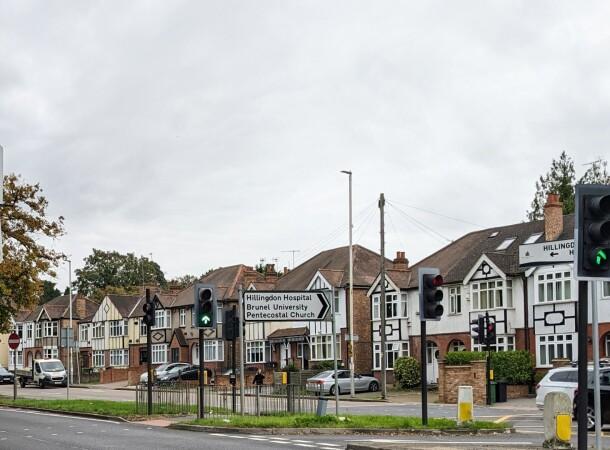 Best Sports Bars in Ealing - Hillingdon Golf Club Shop