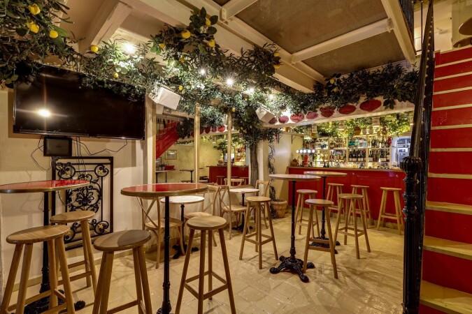 Best Sports Bars in Paris - La Bodega Saint-Germain