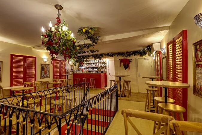 Best Sports Bars in Paris - La Bodega Saint-Germain