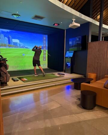 Best Sports Bars in Fresno - The Fairway Lounge